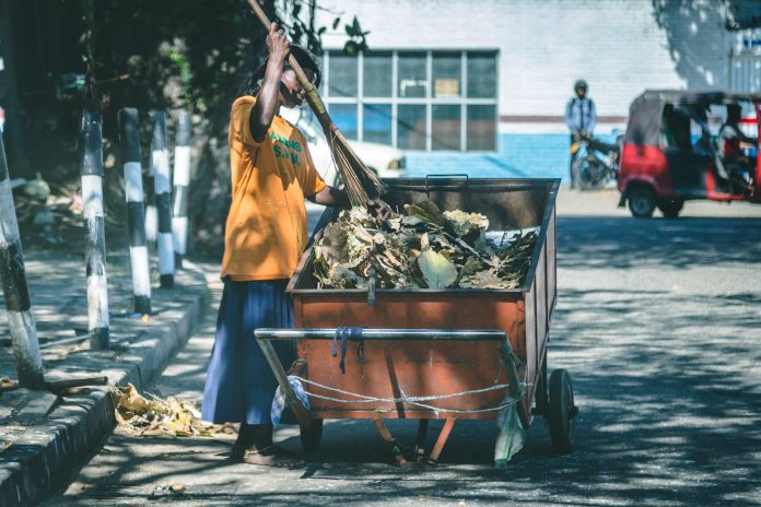 ඔබ වැනි නිරිදුන් කිම පෙළණු දිළිදුන්